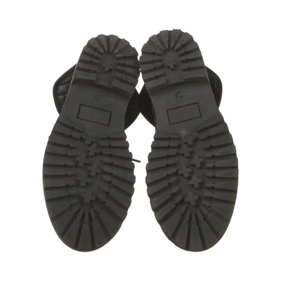 Can I lace up fur roll over boots - Picture 2 of 5